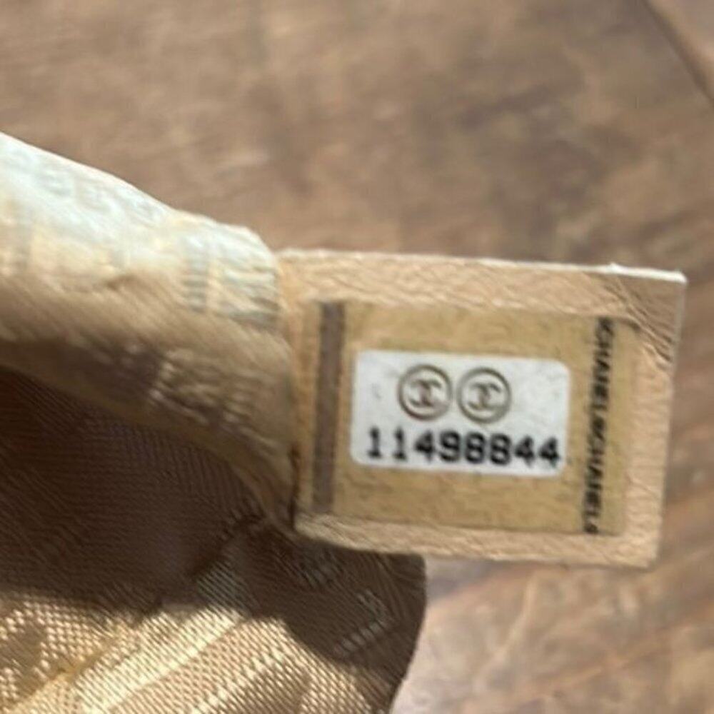 CHANEL Tan Hobo Bag - Picture 6 of 16